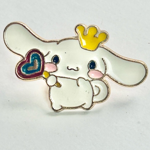 Cinnamon Roll Sanrio Kawaii Enamel Pin (NWOT) - Picture 1 of 4